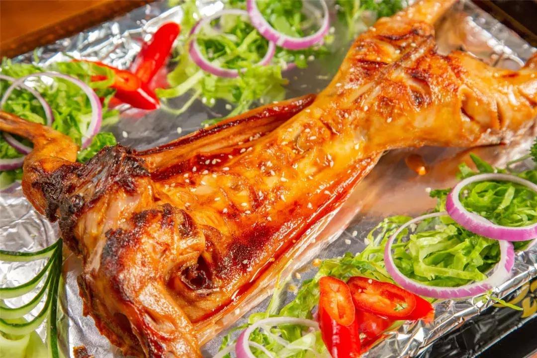 网红兔兔鲜锅来了，三天6.8折，锅子都是水晶的~~