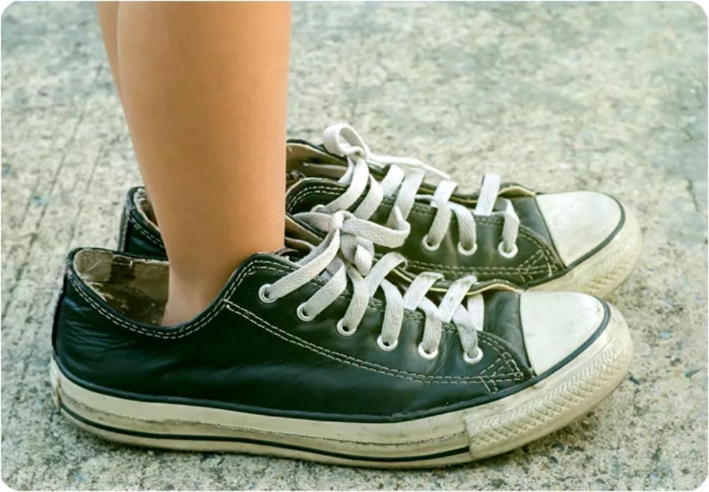 宝宝鞋子买大一码对脚有影响吗,宝宝鞋子买大半码还是一码