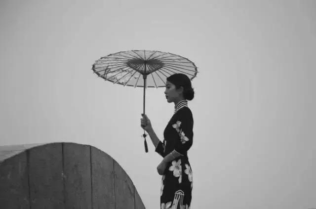 写给纳兰容若的诗句,纳兰容若惜春词