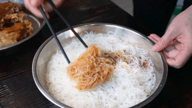 宝安人的顺德饭堂,生蚝用木桶蒸,还加黑松露