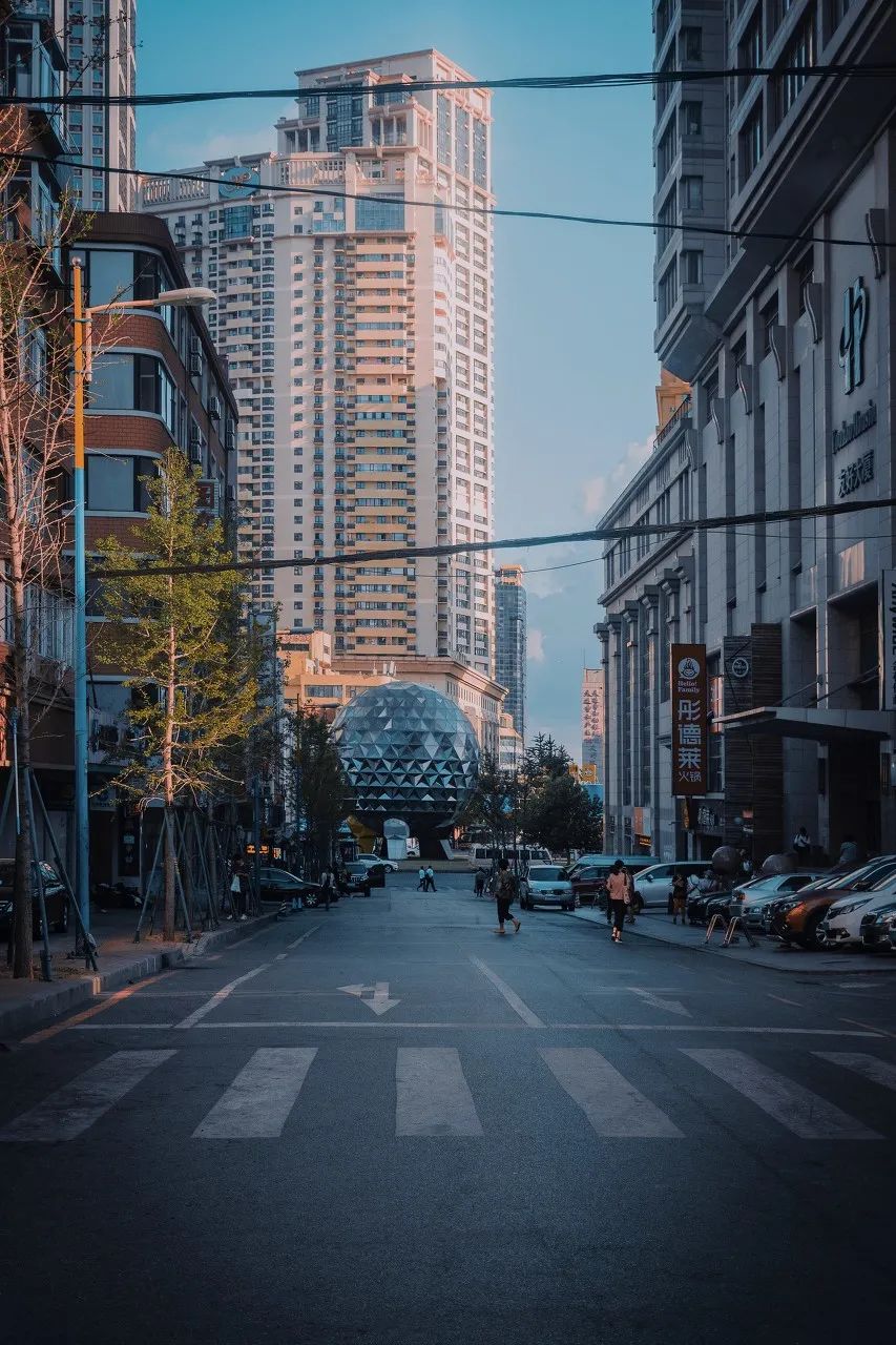 这些特大城市里，这个北方海边城市真的挺“大”