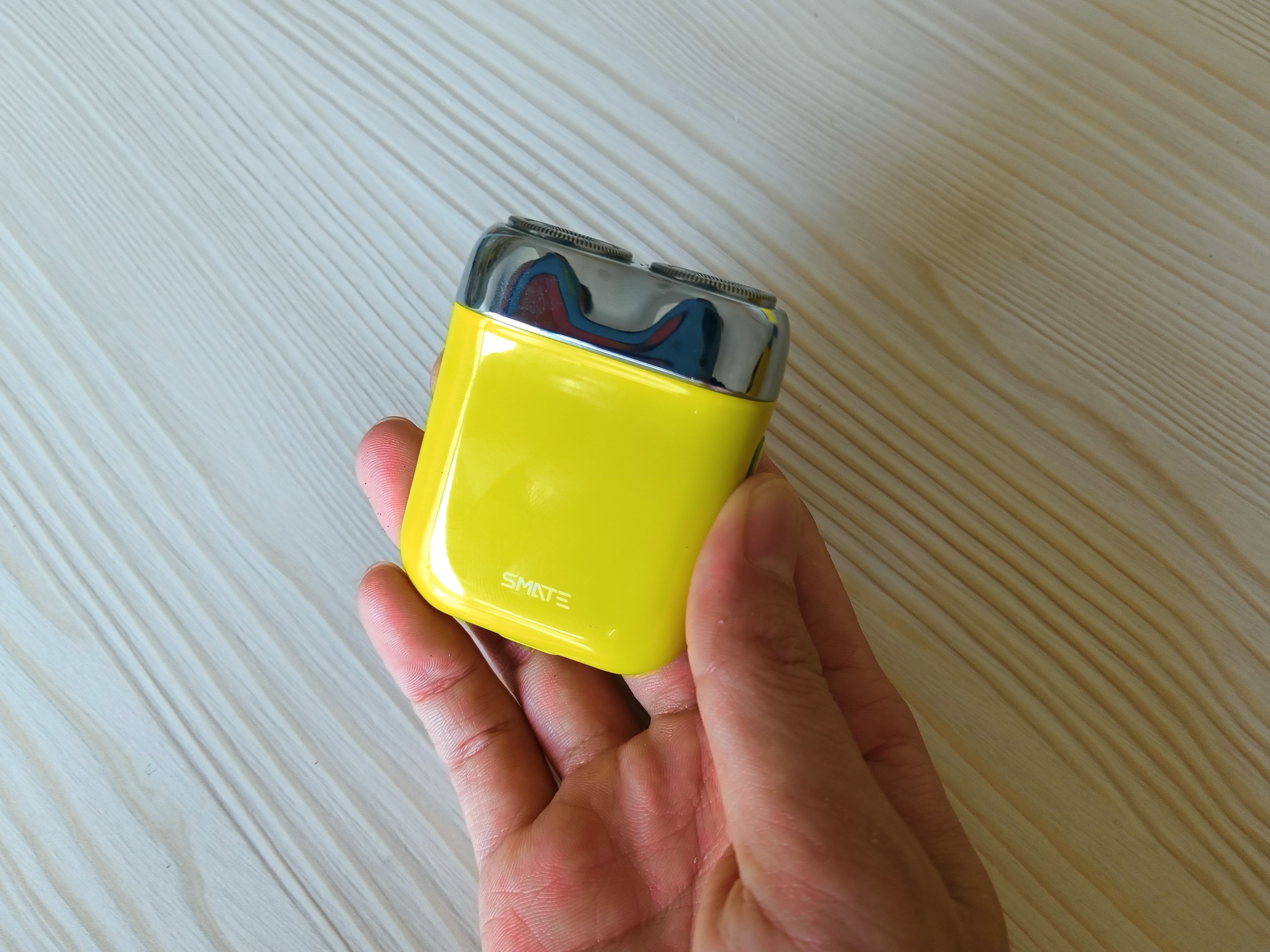 须眉潮玩家剃须刀r2 (须眉便携式剃须刀测评)