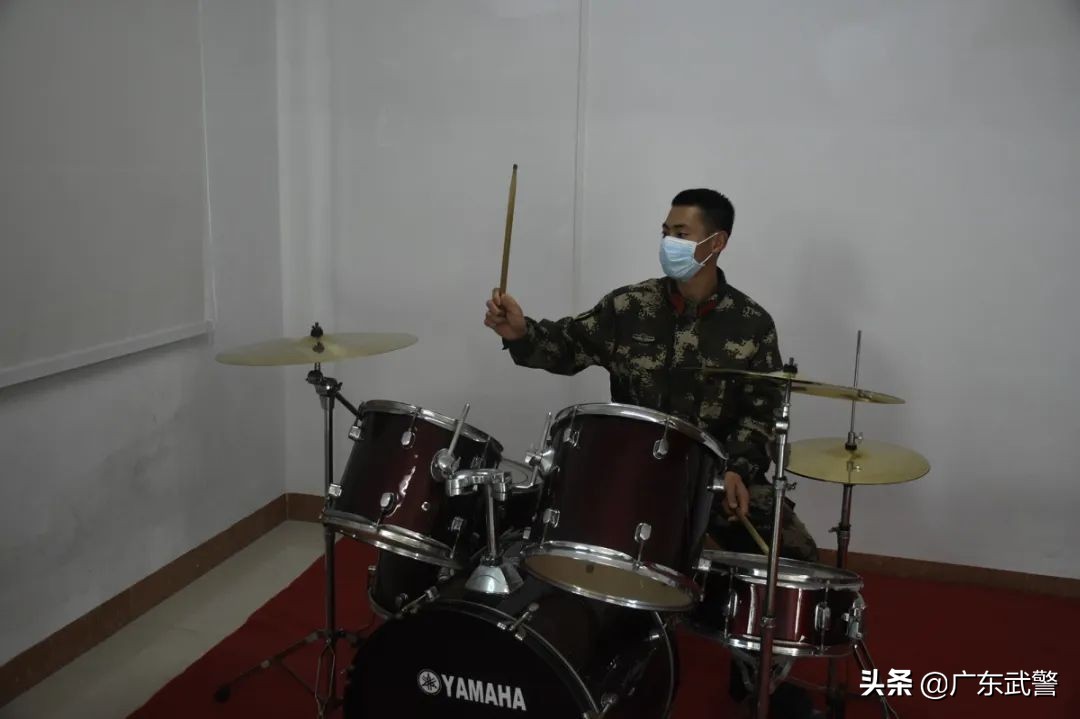 “宅”在营区久了太无聊？不可能的事！兵哥兵姐解锁“文娱”新姿势