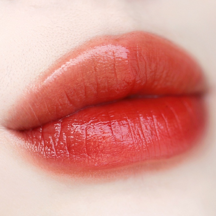 阿玛尼唇釉哪个最显白,阿玛尼405显白番茄红唇釉