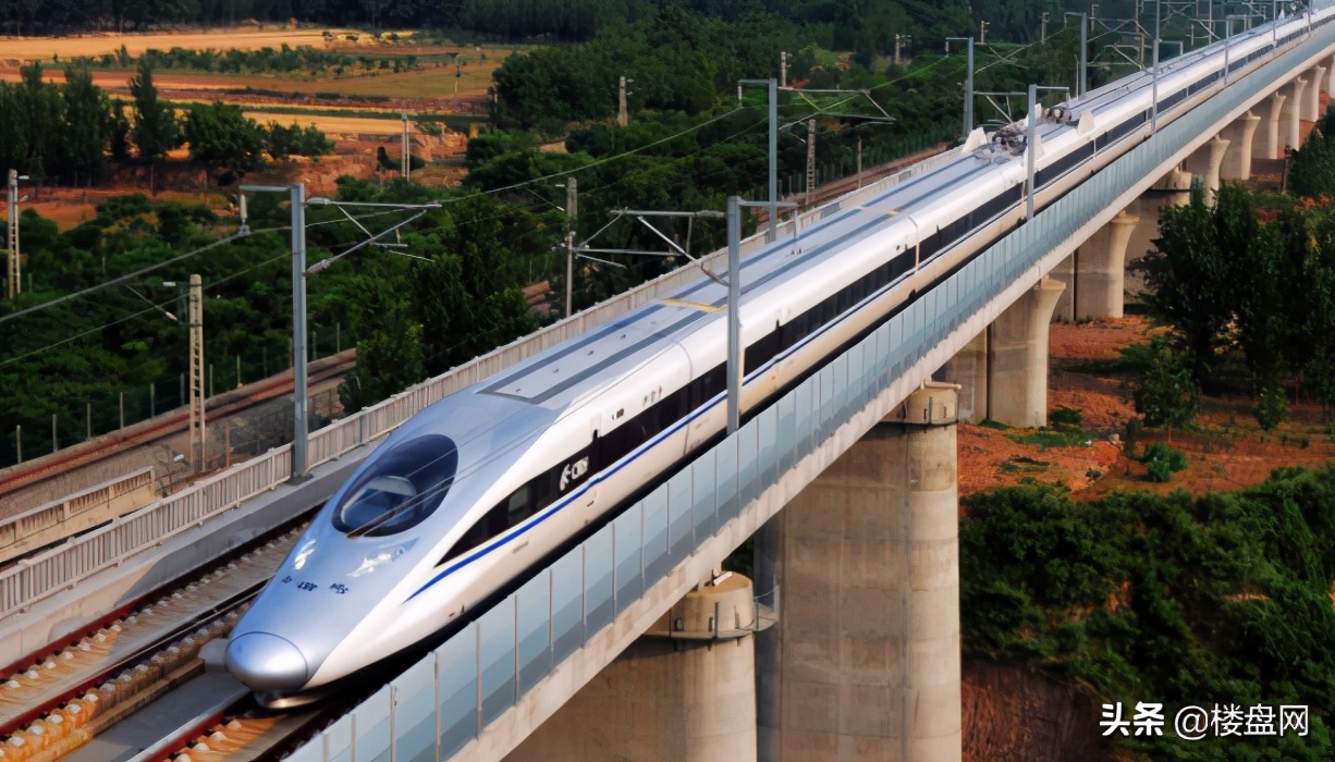 俗话说“高铁一通,人去楼空”,别去三四线城市买房