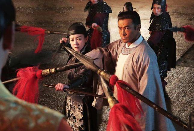 白眉大侠评书最精彩的一段,白眉大侠的不合逻辑