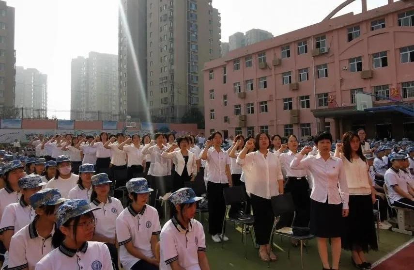 绔嬮珮灏氬笀寰锋爲鑲蹭汉鏂伴婕旇,绔嬪笀寰锋爲甯堥鍋氬垢绂忕殑鑰佸笀