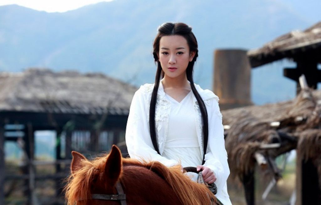 整容后的女明星老了,整容严重变性的女明星