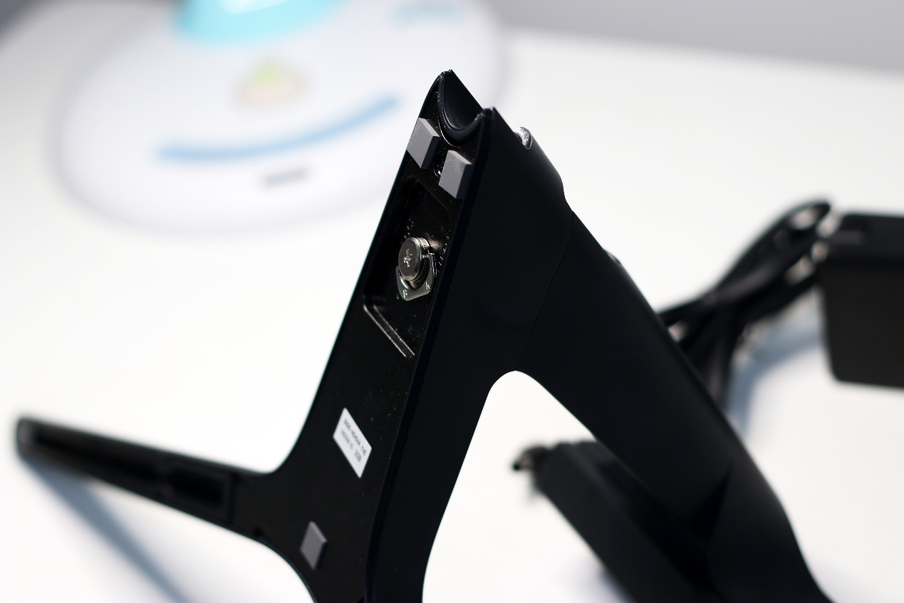 三星显示器玄龙骑士4k144hz,三星32英寸4k显示器s32a700nwc