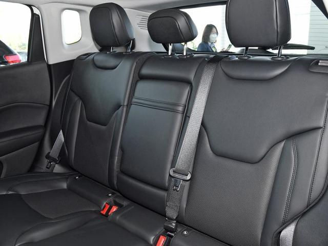 开Jeep指南者的人属于什么级别?多少年入开得起?有什么优缺点?