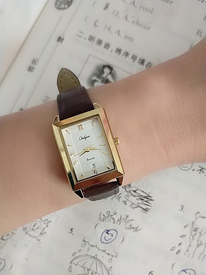 品牌手表引领腕表运动新风潮,回顾各大品牌新款方形手表