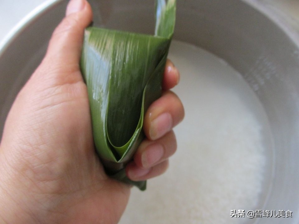 粽叶包粽子最简单的方法,怎样包粽子才好吃
