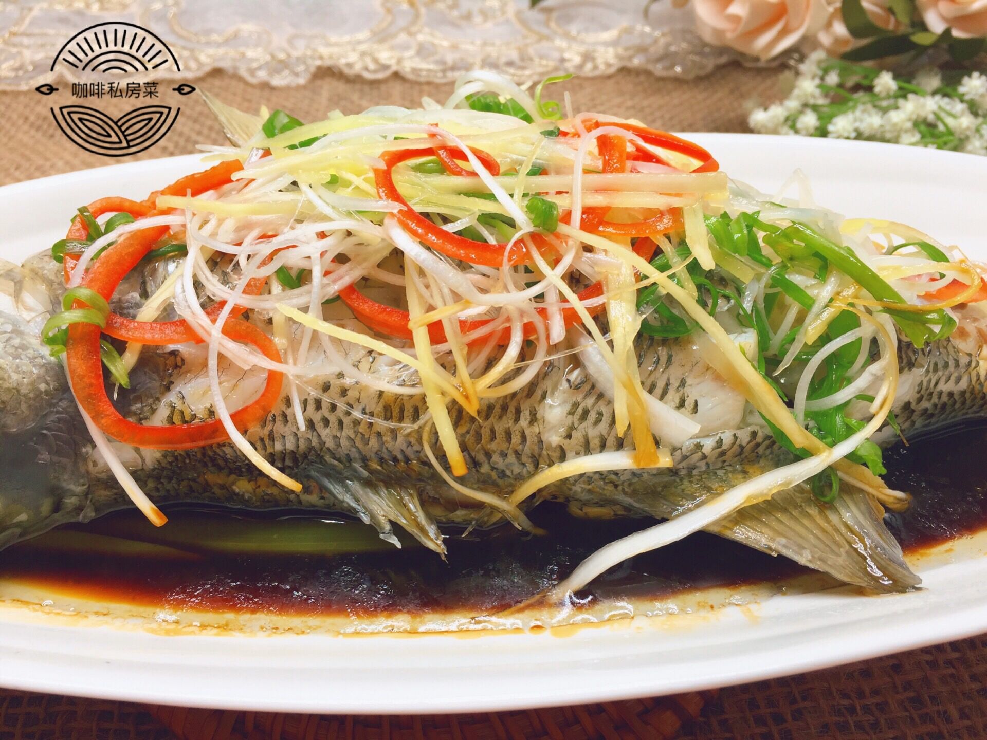 做清蒸鱼用什么油淋,清蒸鱼先放蒸鱼豉油还是先浇热油