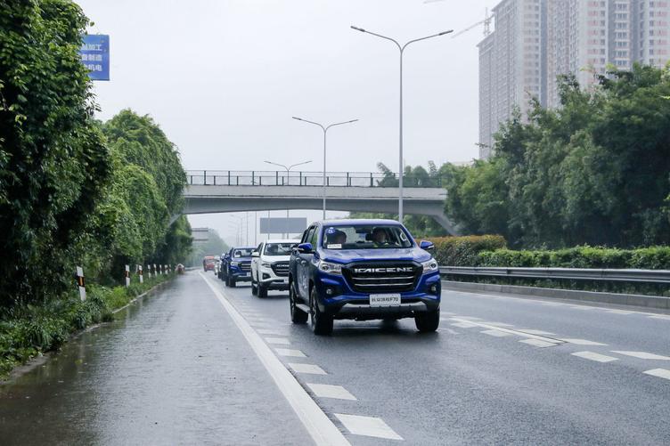 详细试驾长安凯程f70,试驾长安凯程f70自动