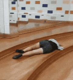 走路膝关节打软是什么病,走路打软腿是不是血管的问题