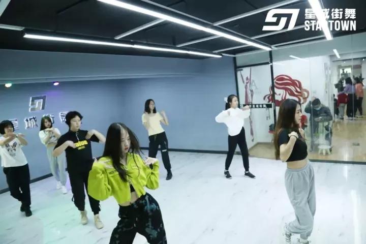 嘻哈帮街舞加盟,街舞加盟广告招商