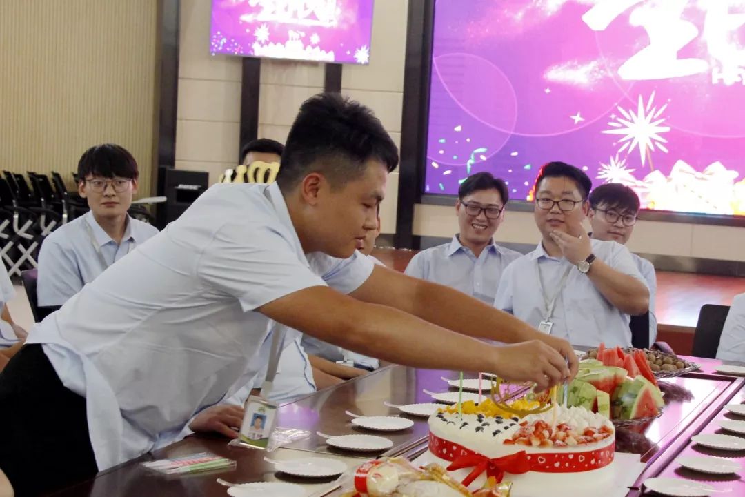 团队凝聚力筑梦未来,团队建设百舸争流