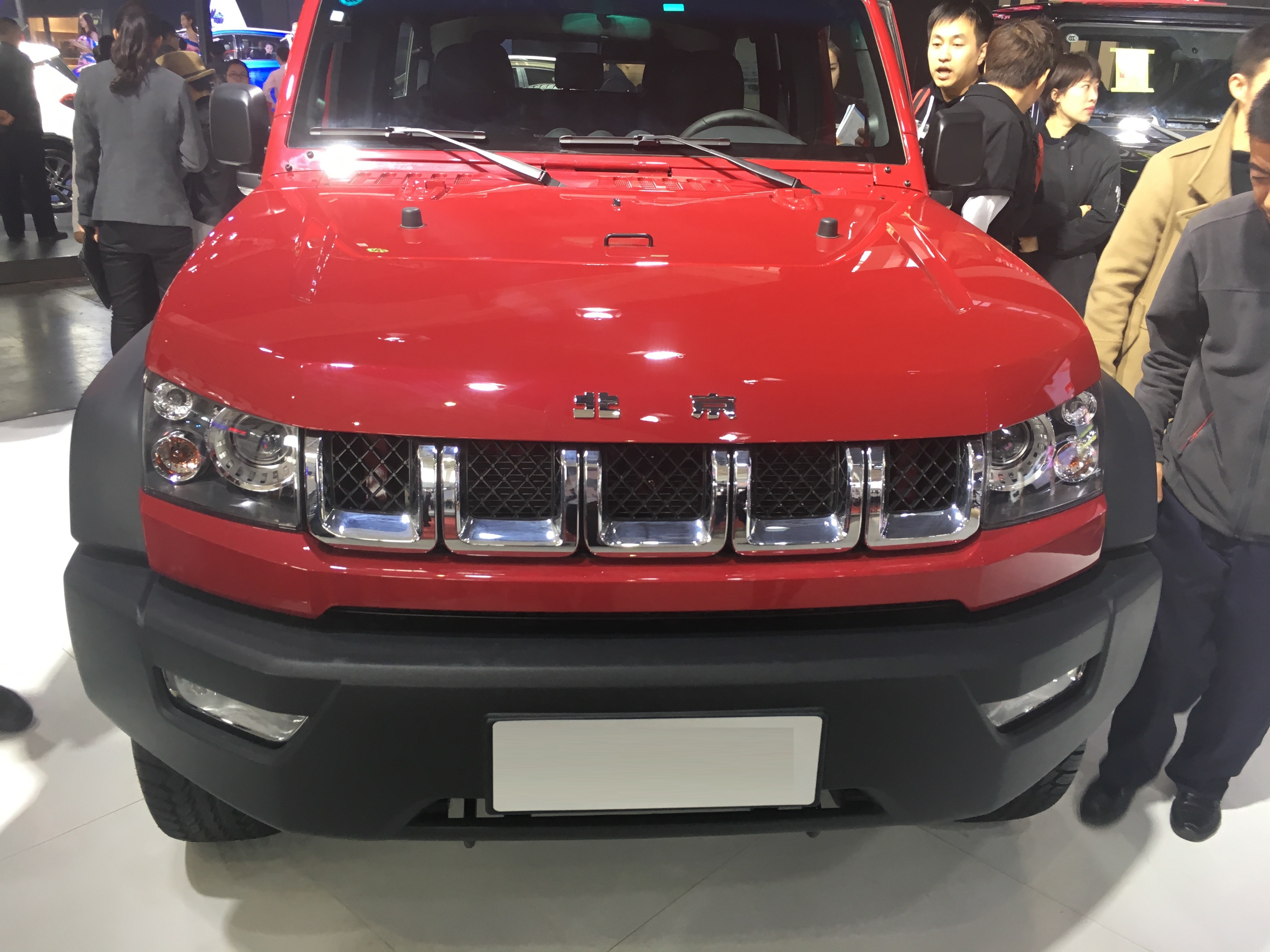 北汽牧马人越野车bj40新车报价,2021款北汽bj40年轻人开