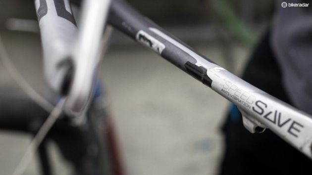 碳纤维自行车车身修复视频教程,碳纤维自行车针孔如何修复