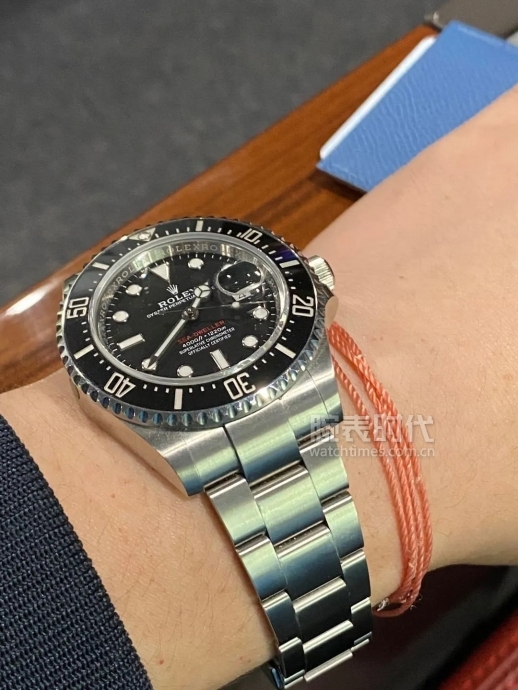 网友晒自己微信好友数量,网友晒1300手表