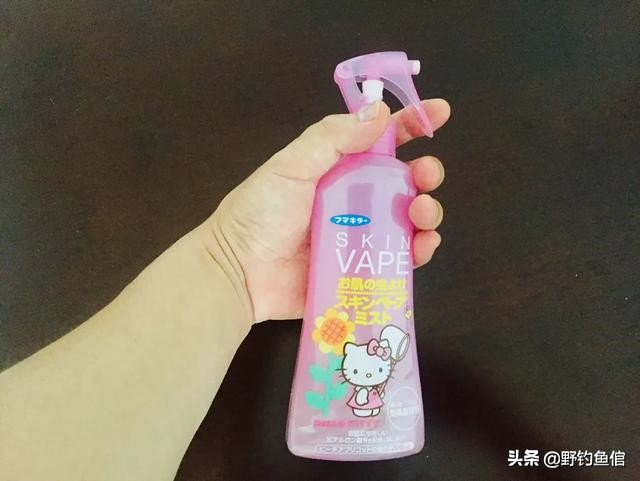 钓鱼怎么防止小蚊子咬,鱼儿特别活跃上浮是什么原因