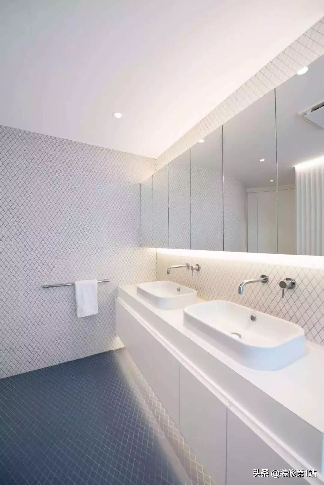 美妆第一步,卫生间装修选好镜前灯