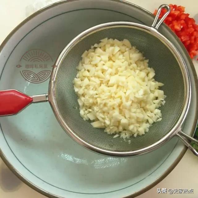 粉丝蒜蓉蒸扇贝自己做省钱又好吃,蒜蓉粉丝蒸扇贝教程清晰