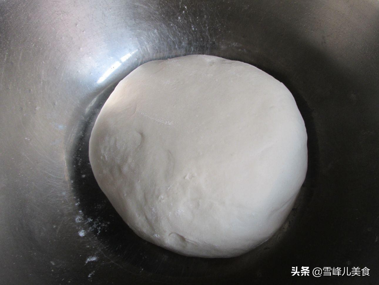 拌饺子馅先加水还是先放油,拌饺子馅先放菜先放油