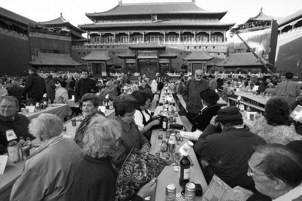 八九十年代北京老照片:北京饭店开起夜市,中关村孕育一批IT精英