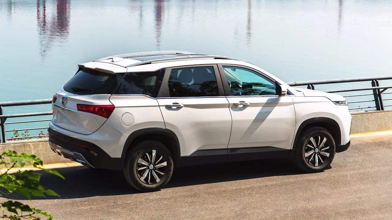 足球圈都知道的秘密,这款明星车型,原来他们都爱