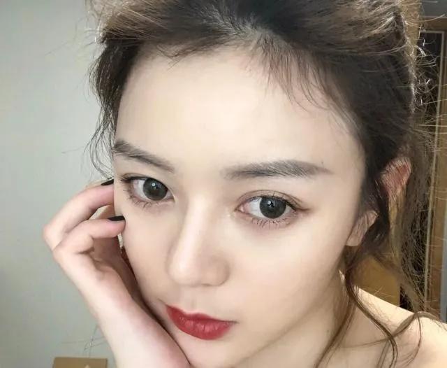 香奈儿口红显白必买色号玫红色,香奈儿口红颜色推荐黄黑皮