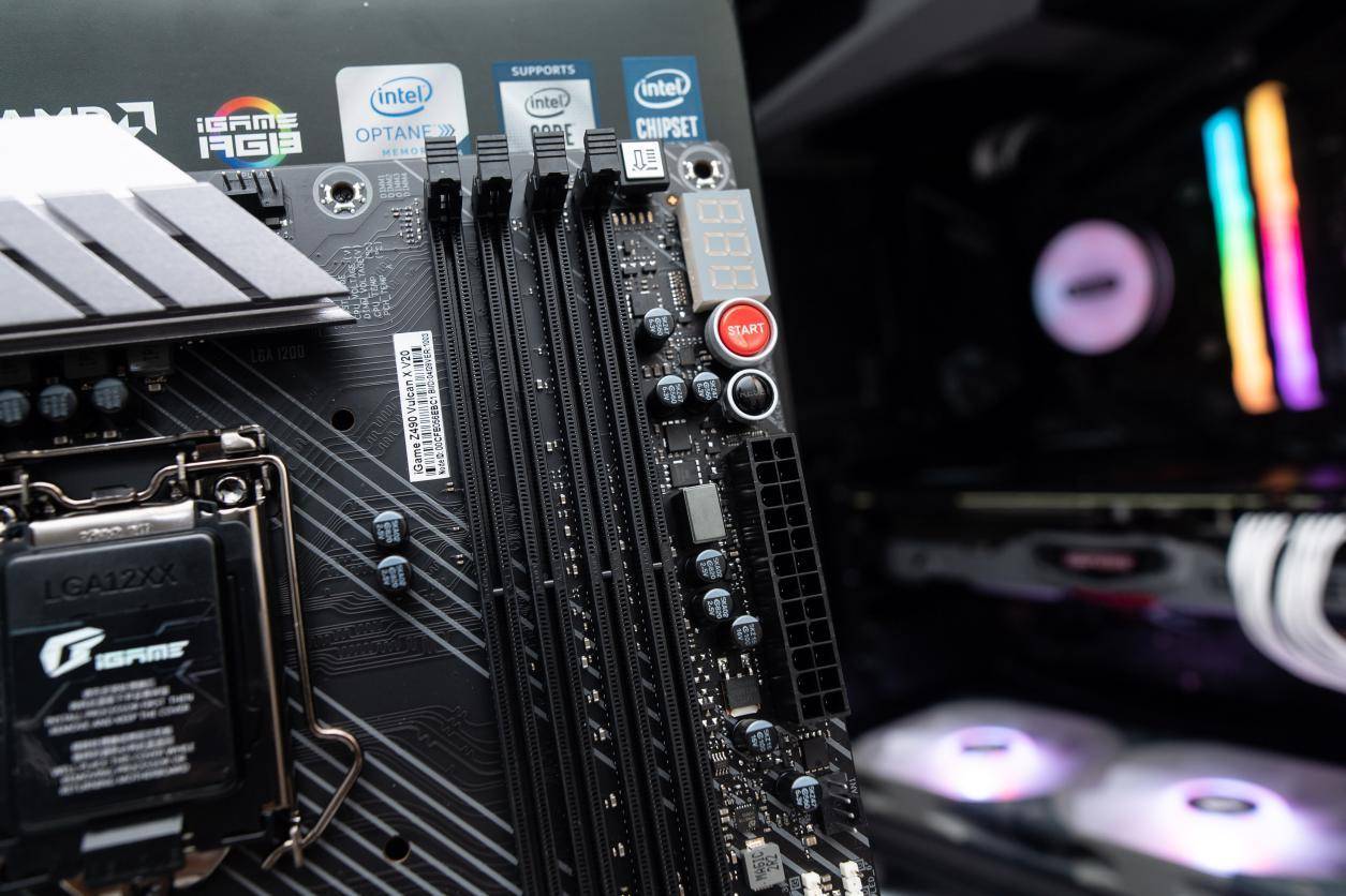 英特尔10代cpu能搭配的主板,英特尔10代cpu是钎焊吗