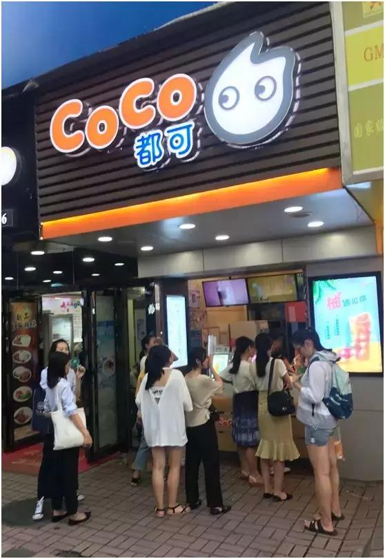 租金一年涨一万,广州奶茶店店家感叹三代养一铺