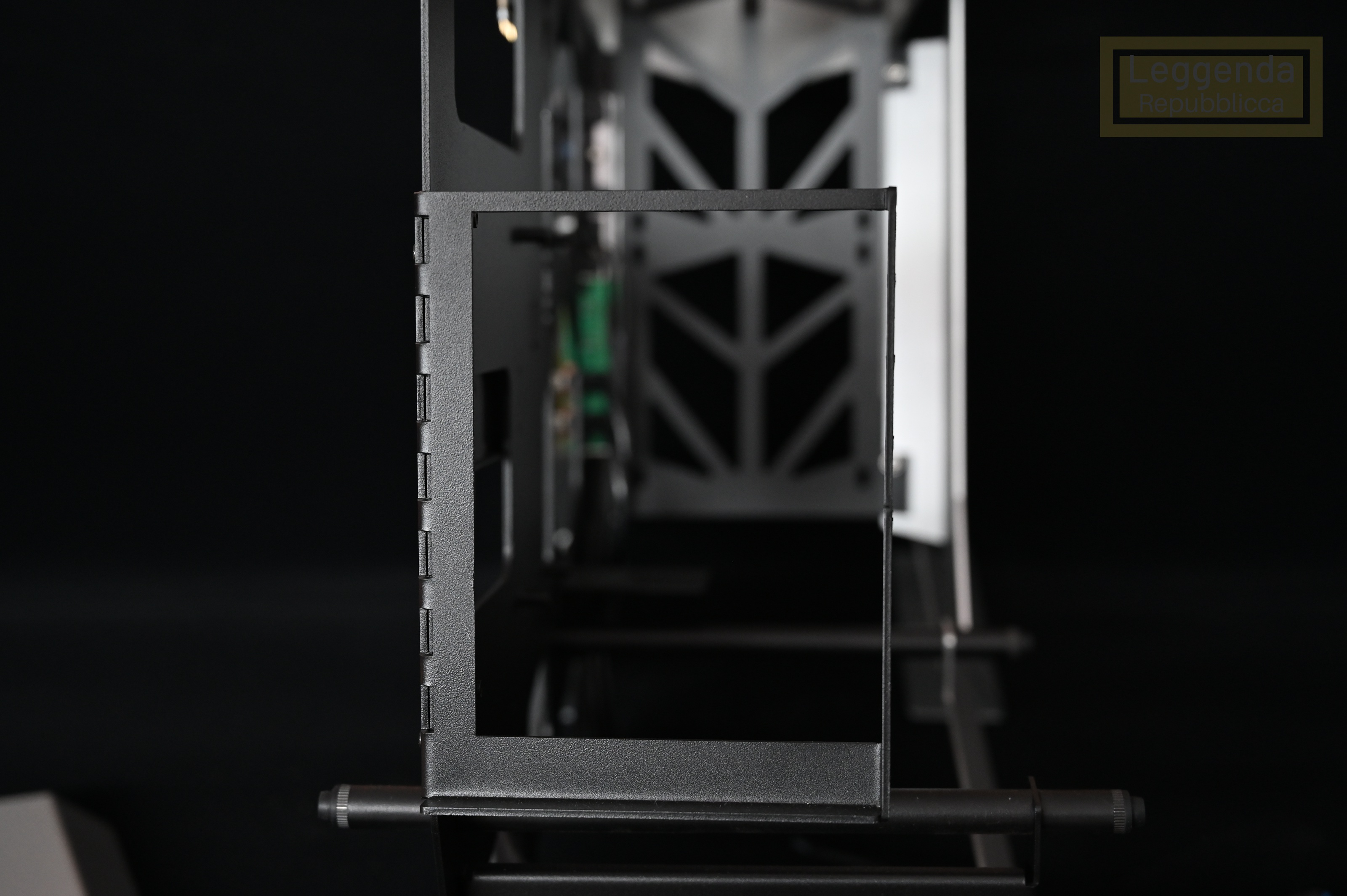 铁血战士机箱测评,大水牛铁血战士机箱分体水冷