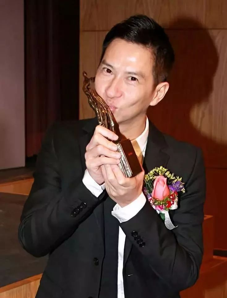 那些让人沉默又泪崩的爱情故事,那些催人泪下的爱情故事