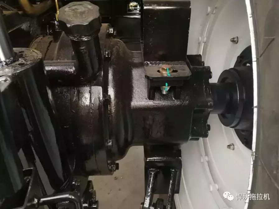 悍沃2304拖拉机耕地视频,悍沃拖拉机2204怎么样