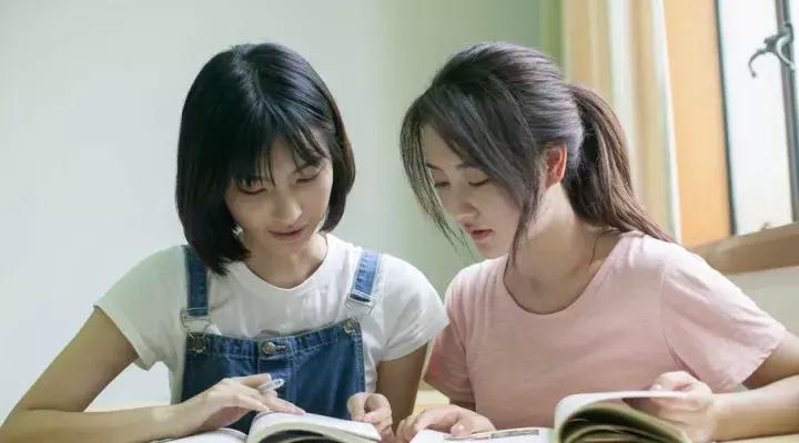 学生时期怎么谈恋爱,学生谈恋爱应该怎么教育