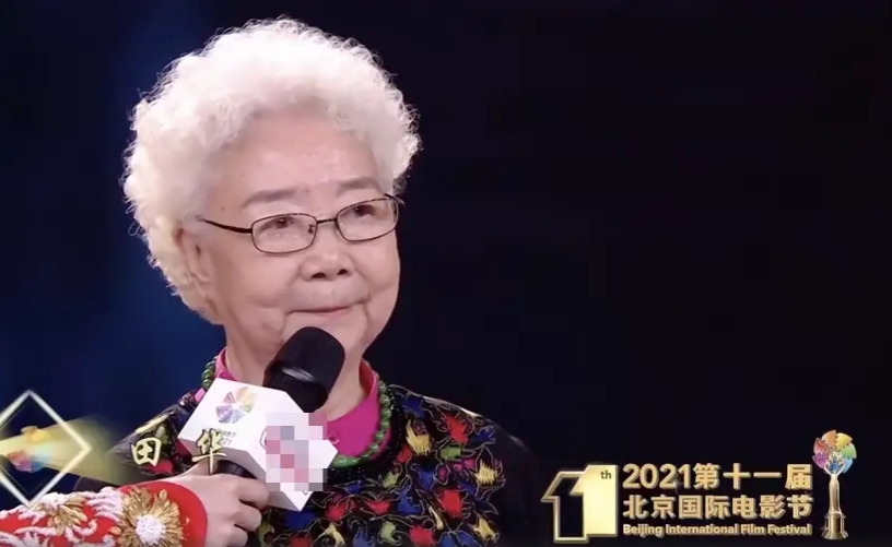 老艺术家田华的抗癌经历,87岁的田华近况