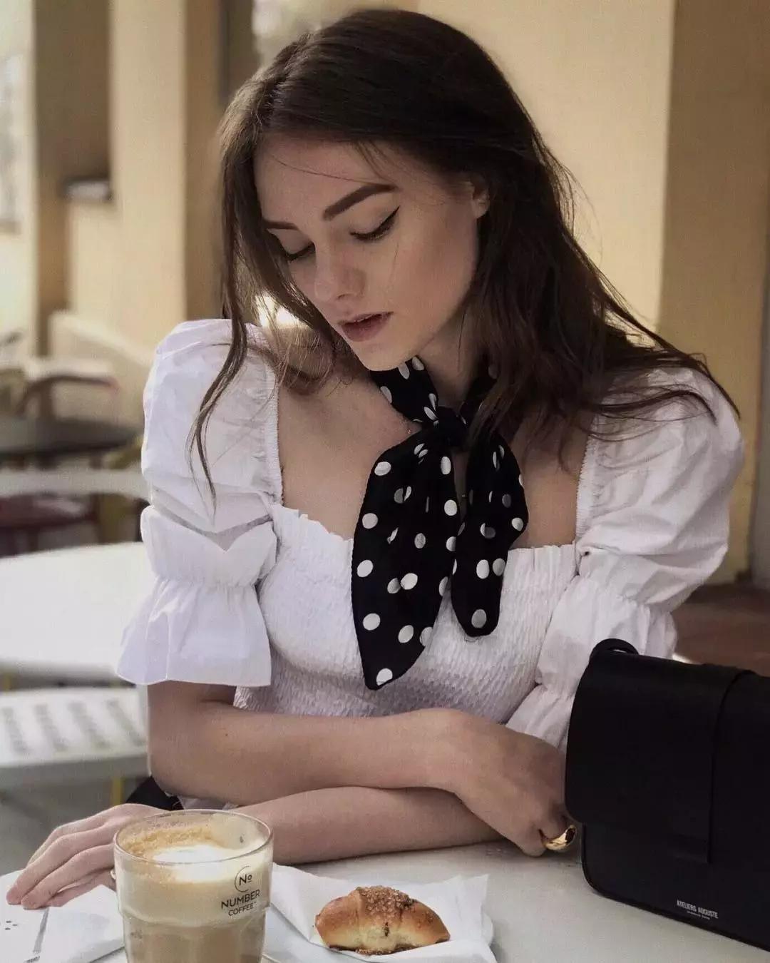 穿衣服少了都感觉瘦了,每次穿衣服的时候都觉得难受