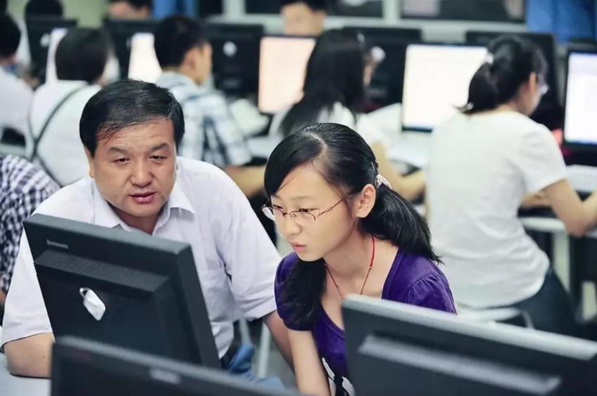 浙江这所大学招生遇冷，有专业位次下降1万多，或与黑人外教有关