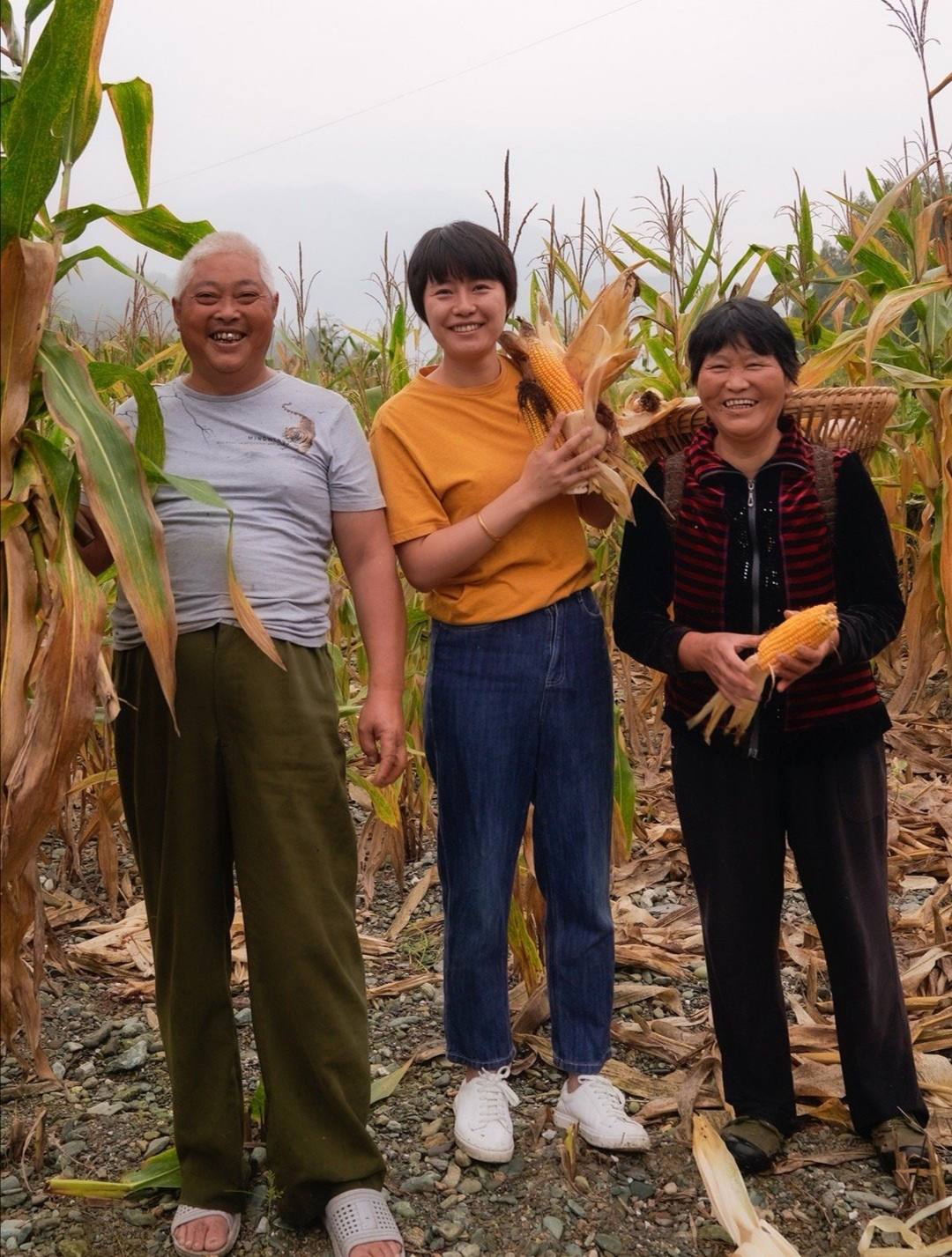 汶川女主播创业年入2000万,四川美女归乡2100万创业