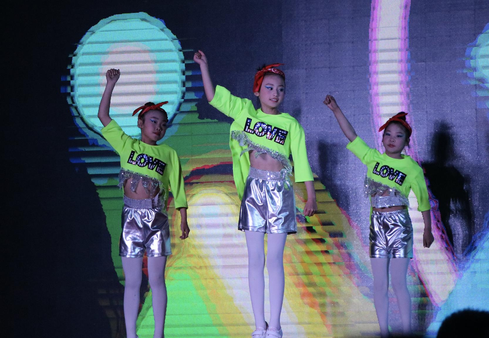 群星璀璨盛典,群星璀璨新年献礼