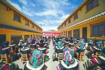 只争朝夕不负韶华共迎2020,凝心聚力奋进只争朝夕不负韶华