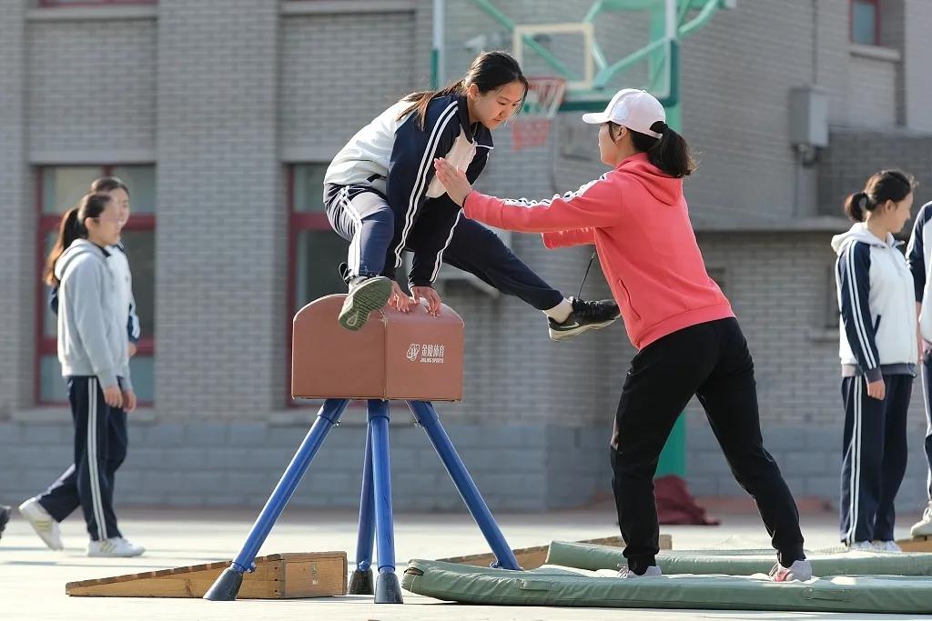 普法小课堂孩子犯法,普法课堂高额违约金