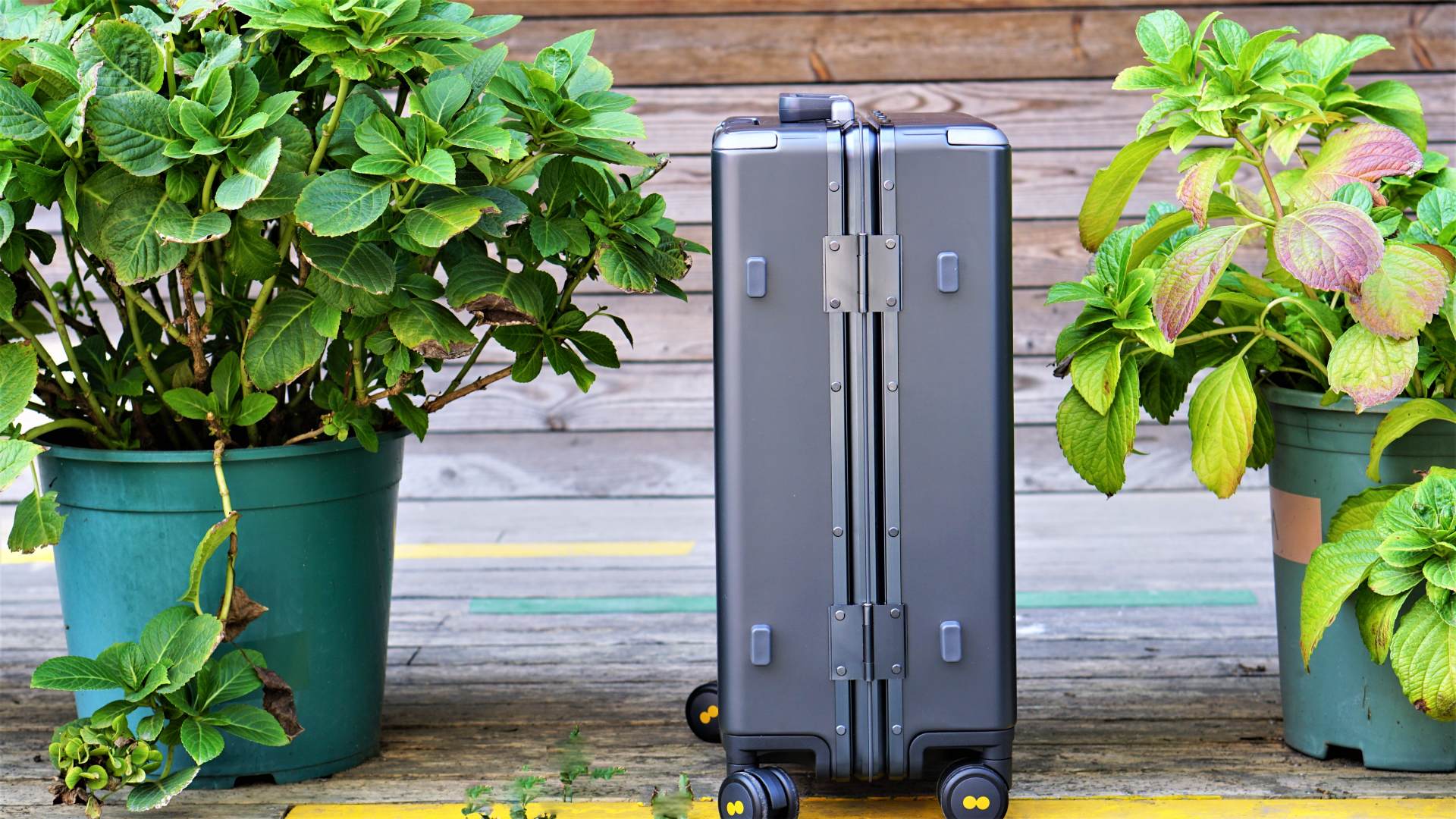 地平线8号行李箱24寸什么颜色好看,地平线8号行李箱和90分行李箱测评