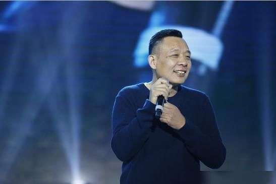 穷小伙起家卖水果年赚127万元,穷小子靠打拼成了亿万富翁