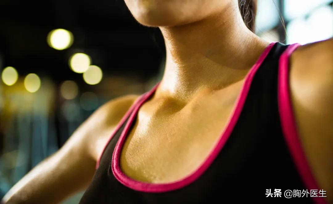 夏天缓解狐臭味的小方法,腋下有异味怎么办去除腋臭小窍门