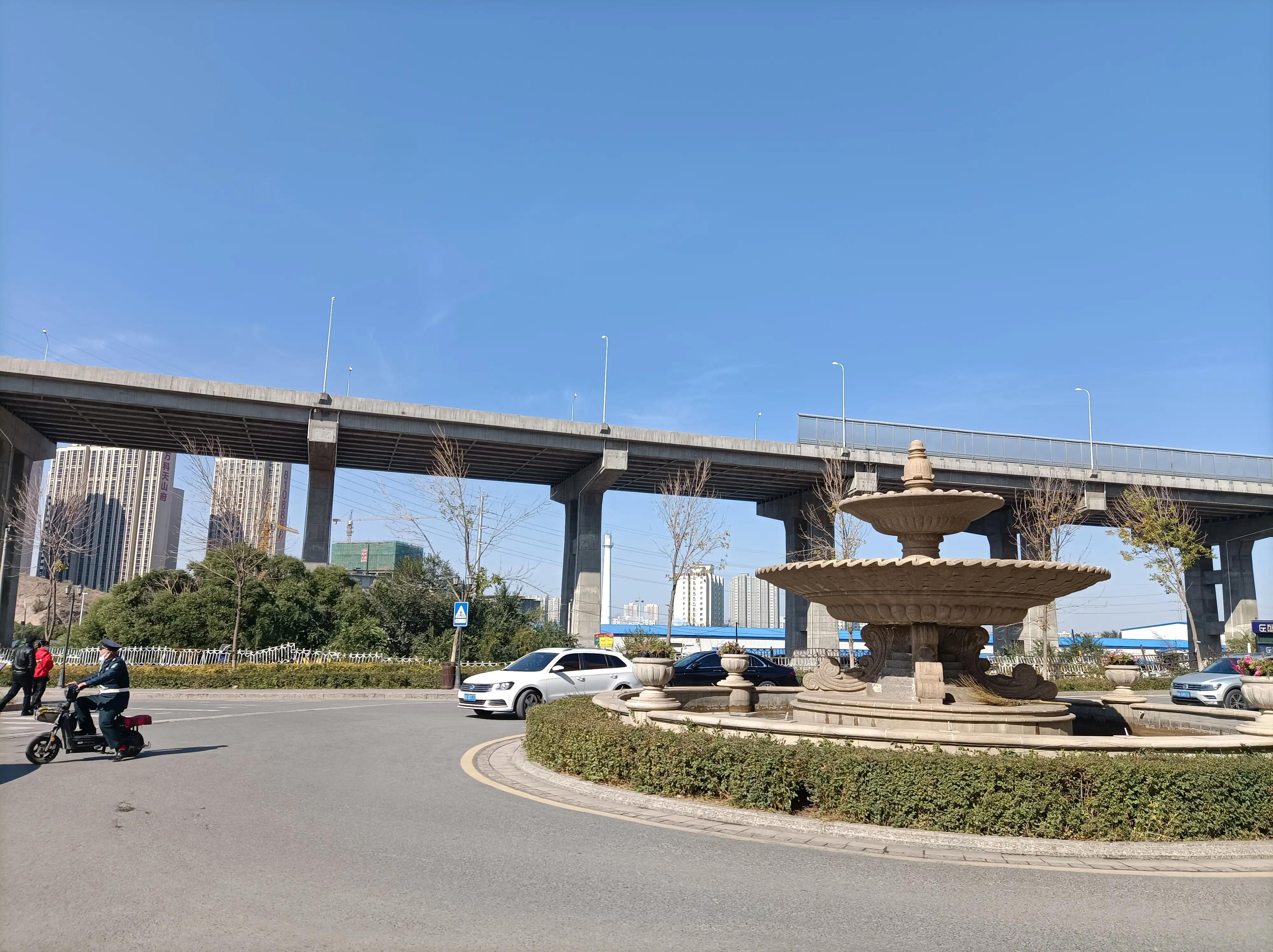 乌鲁木齐世界冠郡属于高档小区吗,乌鲁木齐世界冠郡怎样