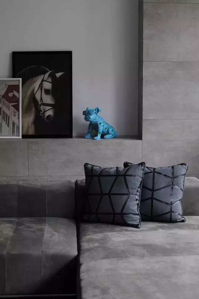 上海买房没钱装修小伙,上海24岁小伙房子装修