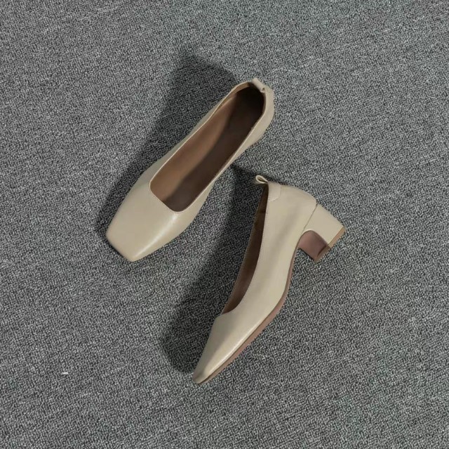 脚又短又胖穿什么鞋合适,脚掌宽穿啥鞋显瘦